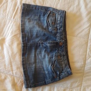 Short jean skirt